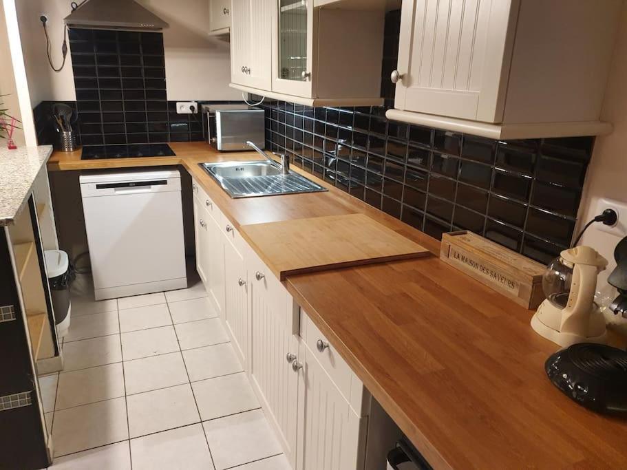 Ecully, Appartement Au Calme De 50M². Exterior photo